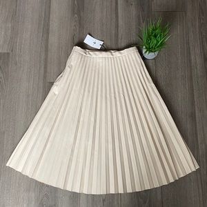 7 For All Mankind Faux Leather Pleated Skirt Sz M